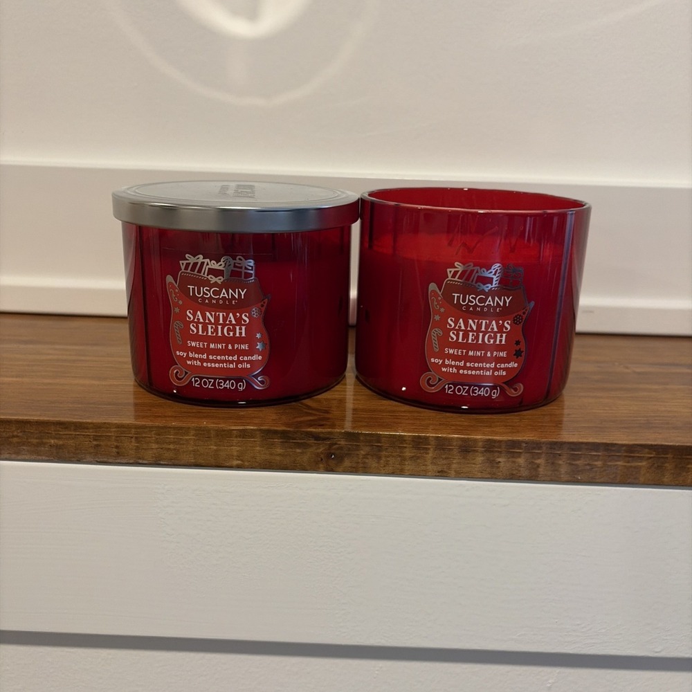 TUSCANY CANDLE Santa's Sleigh 3 Wick 12 oz Candle  (Lot‎ of 2) Sweet Mint & Pine
